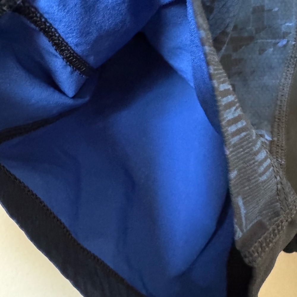 Lululemon Men’s Small pace breaker blue & black 9” Shorts - Picture 5 of 11